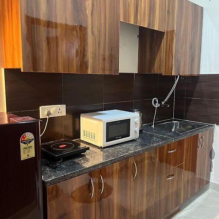 Studio Apartment In Greater Noida Zewnętrze zdjęcie