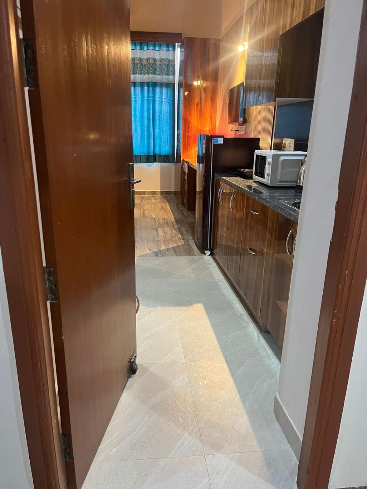Studio Apartment In Greater Noida Zewnętrze zdjęcie